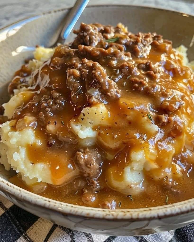 Ground Beef and Gravy Over Mashed Potatoes 